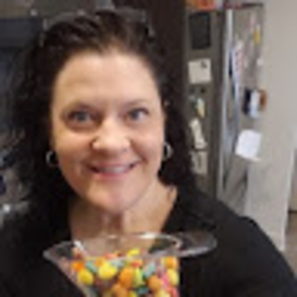 Meet your Posher, Lorraine - Picture 1 of 1